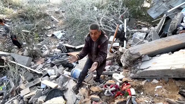 Video thumbnail for Israeli attacks on Gaza kill 84 as ceasefire talks continue