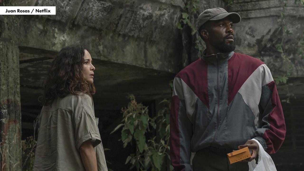 Video thumbnail for Yahya Abdul-Mateen II Teases Whether There Could Be A 'Man on Fire' Season 2