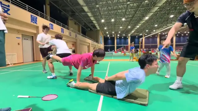 Video thumbnail for Young Men Perform Synchronized Strength and Agility Routine in Shandong