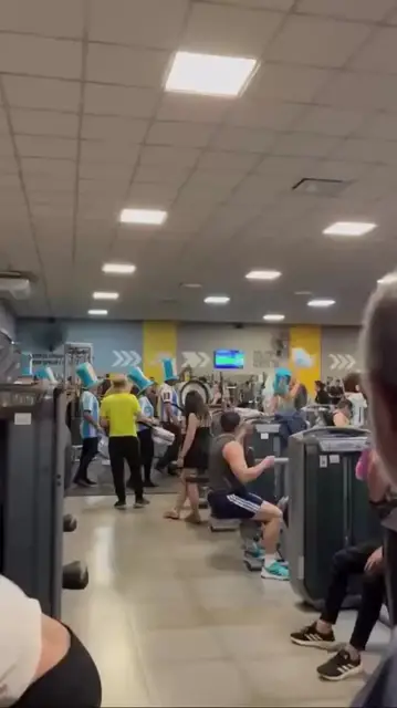 Video thumbnail for Argentina Fans Turn Busy Gym into Matchday Party