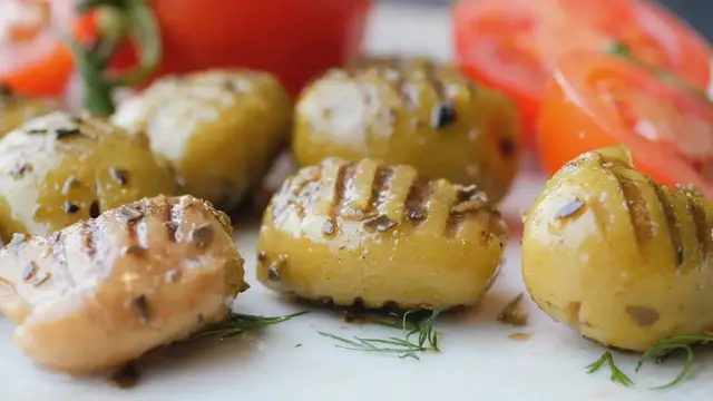 Video thumbnail for Herb Garlic Butter Chicken Thighs