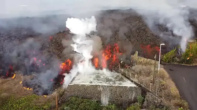 Video thumbnail for Lavafluss mit Drohne gefilmt - Vulkanausbruch La Palma 2021