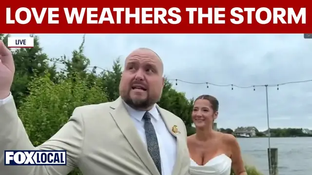 Video thumbnail for Couple says 'I Do' amid Long Island nor'easter flooding