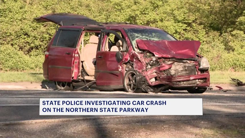 Video thumbnail for State Police investigating two-car crash on Northern State Parkway