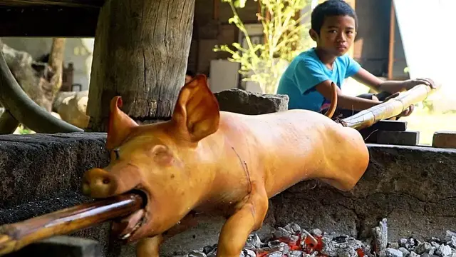 'Video thumbnail for Village Lechon in Pampanga (BETTER THAN CEBU?!) My FAVORITE food in the Philippines!!'