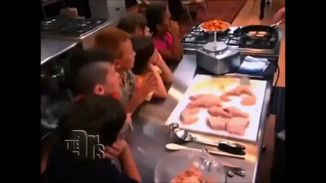 Video thumbnail for The Secret Technique Behind Fast Food Chicken Burgers(720P HD)