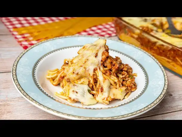 Video thumbnail for Lotsa Mozzarella Spaghetti Bake video