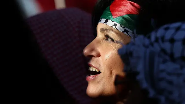 'Video thumbnail for France solidarity protest: Journalists denounce killing of colleagues in Gaza'