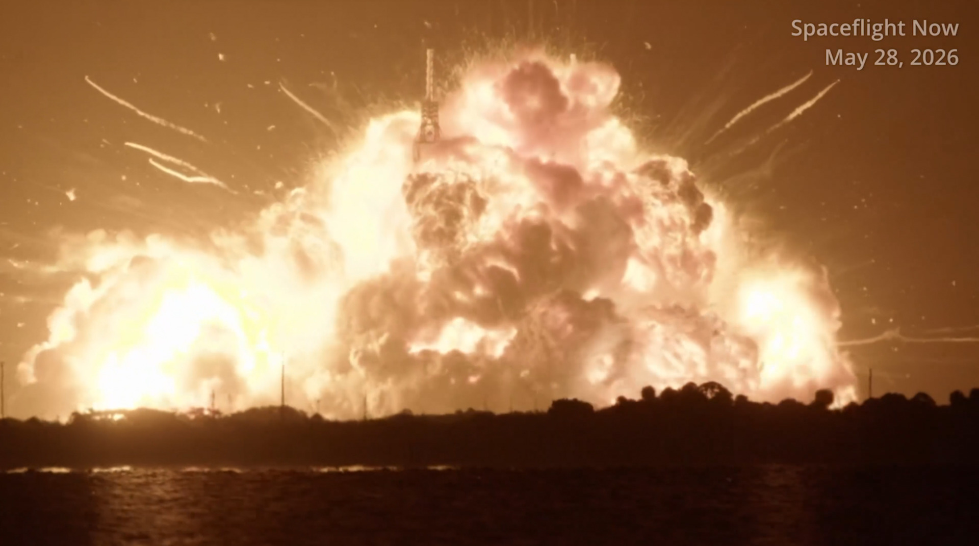 Video thumbnail for Blue Origin rocket explodes on launch pad during test