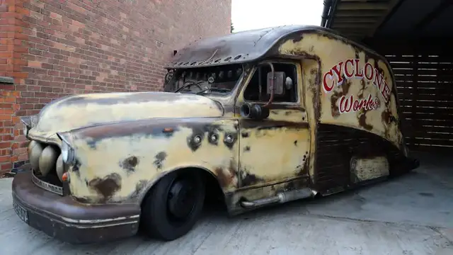Video thumbnail for A Seven Day Transformation With This London Taxi Into Rat-Rod
