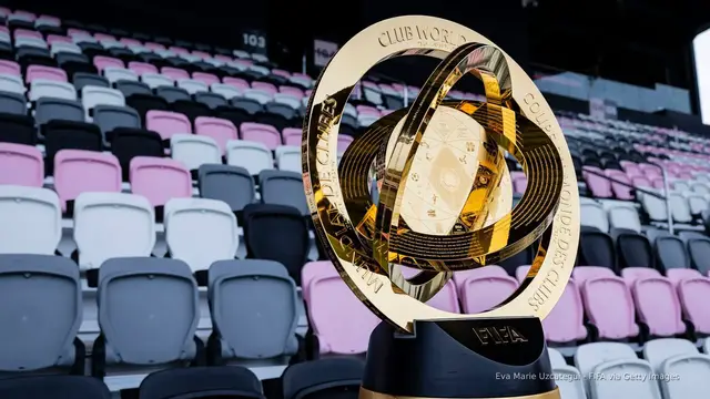 Video thumbnail for Club World Cup off to rocky start with player protest, slow ticket sales