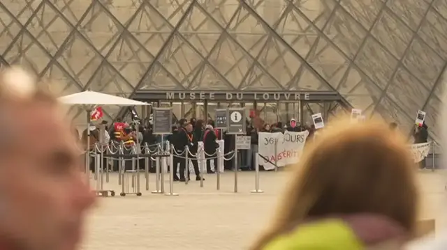 Video thumbnail for The Louvre Museum blocked as France grapples with growing protests