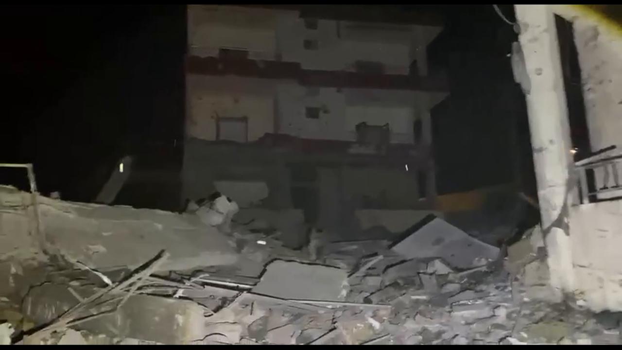Video thumbnail for Lebanon: Israeli Airstrike Damages Residential Building in Tebnine.