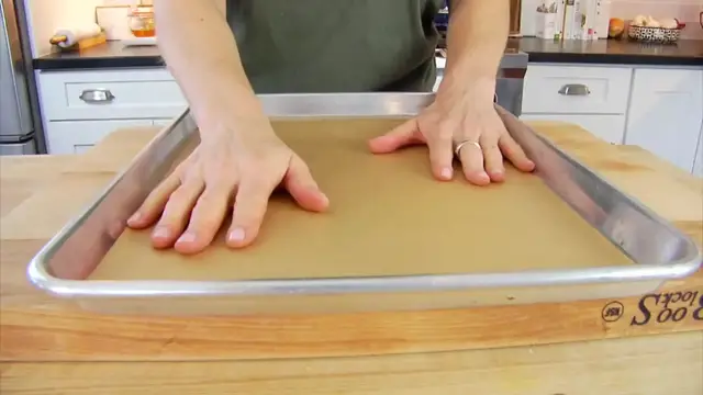 Video thumbnail for 8.OATMEAL RAISIN COOKIES ¦ healthy, vegan recipe (720p 30fps)