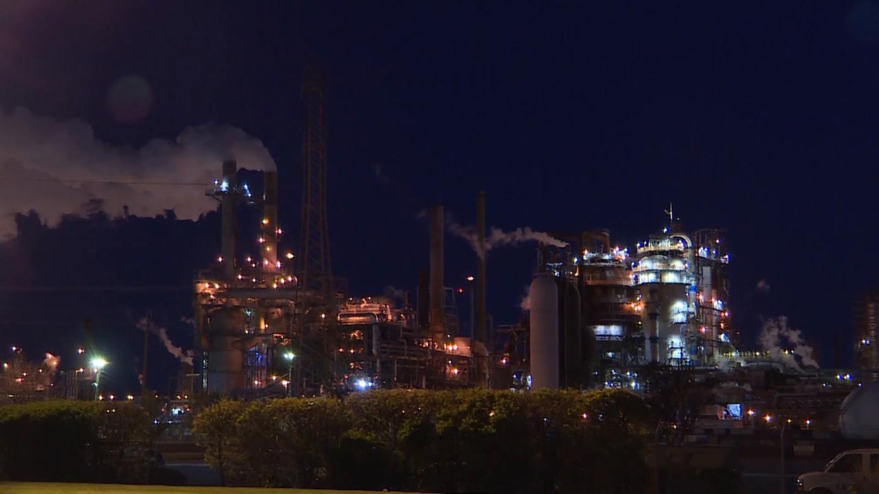 Video thumbnail for US: Oil slides 5% on initial US-Iran deal, easing Strait of Hormuz fears.