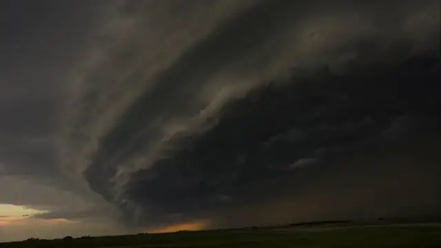 Video thumbnail for US: Massive storm clouds fill the sky near Steele, ND.
