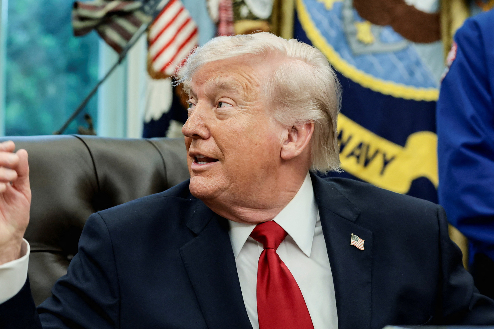 Video thumbnail for Trump: Putin offered to help settle Iranian nuclear enrichment impasse