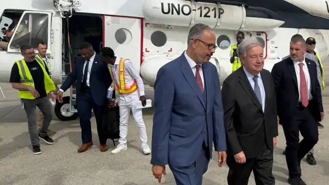 Video thumbnail for UN chief visits Haiti ahead of new gang suppression force deployment