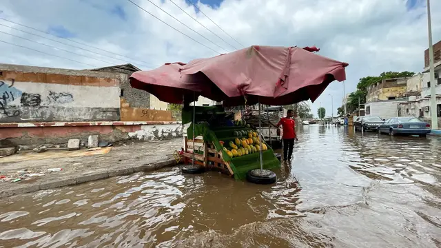 'Video thumbnail for Heavy rain floods streets in Yemen’s Sanaa and Aden'