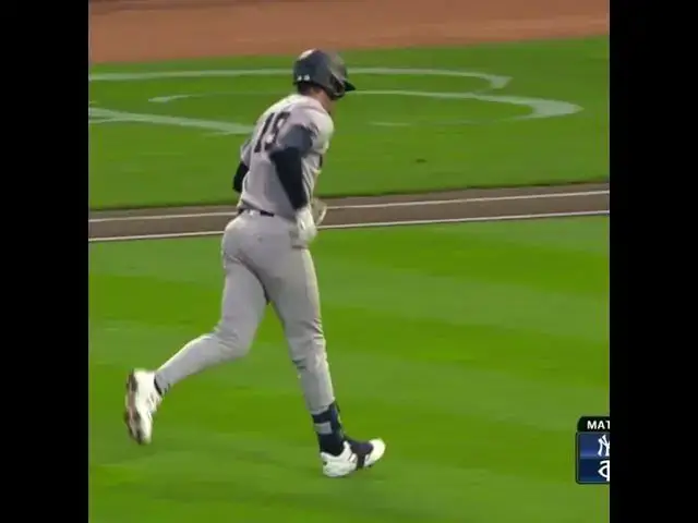 'Video thumbnail for James Outman's SWEET Leaping Catch!'