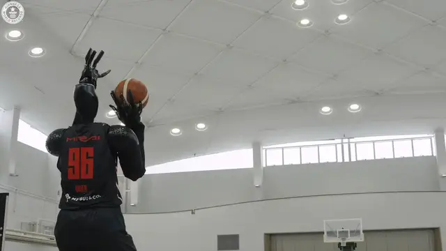 Video thumbnail for Farthest Basketball shot by a humanoid robot