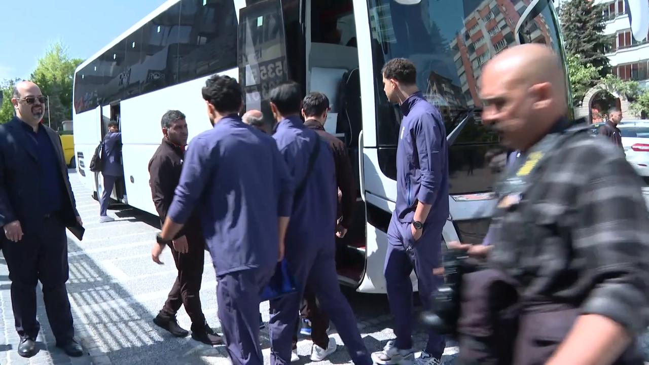Video thumbnail for Türkiye: Iranian players apply for Canadian visa in Türkiye ahead of World Cup.