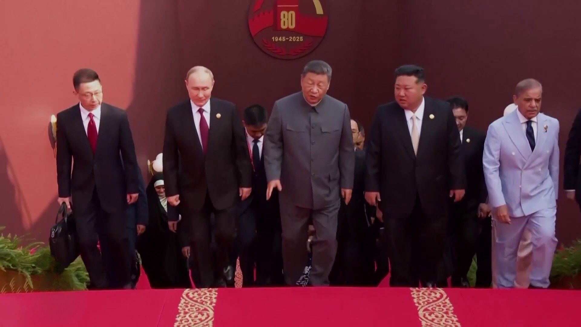 Video thumbnail for Xi hosts Putin after Trump visit as China balances global tensions