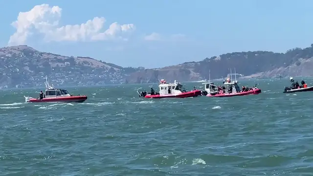 Video thumbnail for US: Boat Capsizes Near Alcatraz, Leaving One Dead, Three Missing.
