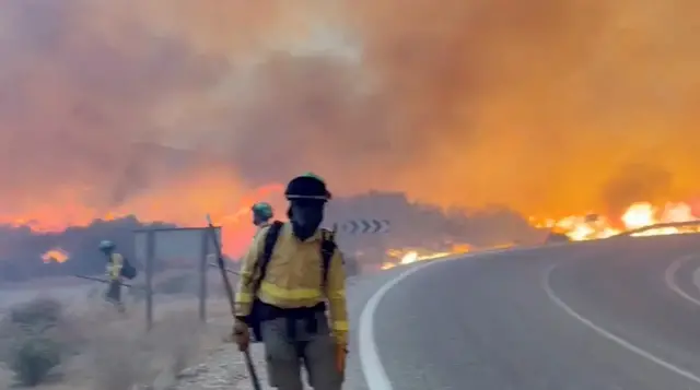 Video thumbnail for Bodies found in cars as deadly Spain wildfire kills at least 12