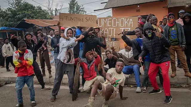 Video thumbnail for Fears of new clashes as police in Tanzania outlaw Independence Day protests