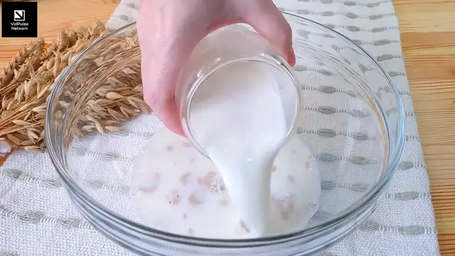 Video thumbnail for Tasty Onion Bread Recipe for You to Try!