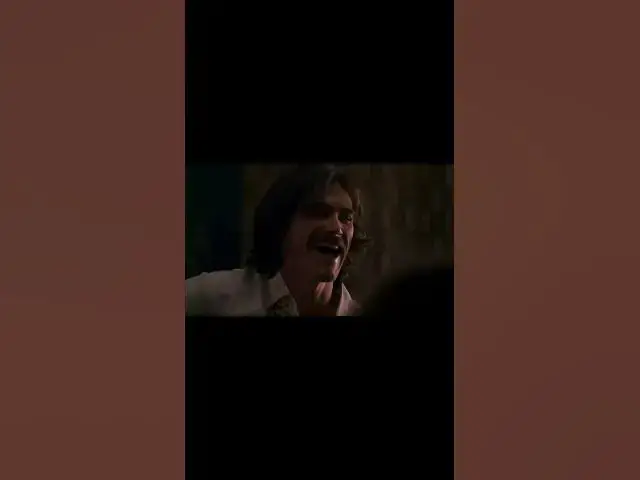 Video thumbnail for QUASE FAMOSOS: Adolescente incel mente para partir em loucas desventuras acompanhando uma banda.