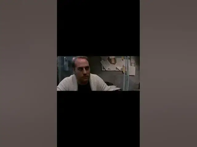 Video thumbnail for POLTERGEIST: Assombrada por espíritos do multiverso família apela para uma médium com nanismo.