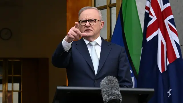 'Video thumbnail for Australia expels Iranian ambassador over attacks on Jewish sites'