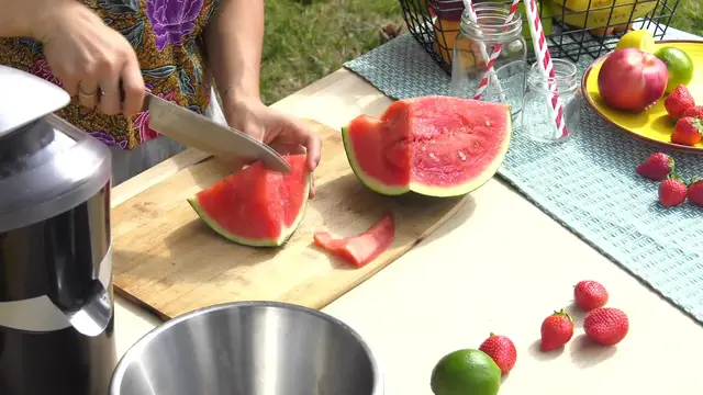 'Video thumbnail for Summer Red - Detox Minute'