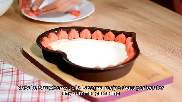 Video thumbnail for No-Bake Strawberry Jello Lasagna