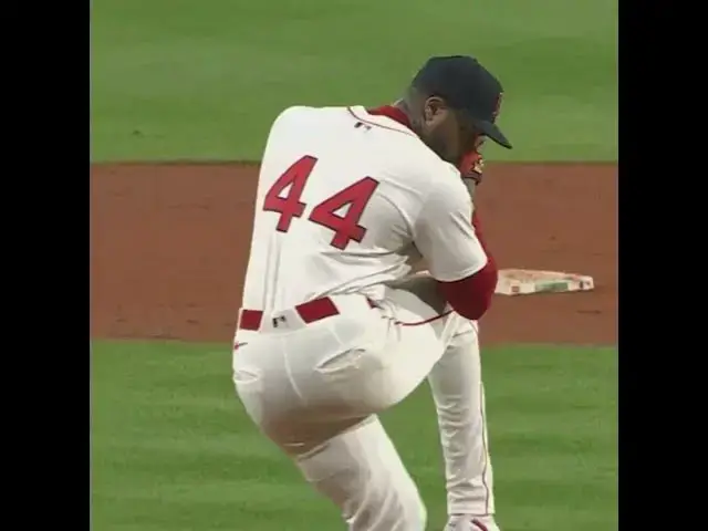 'Video thumbnail for Aroldis Chapman Strikes Out Jose Caballero, Records 30th Save of Season!'