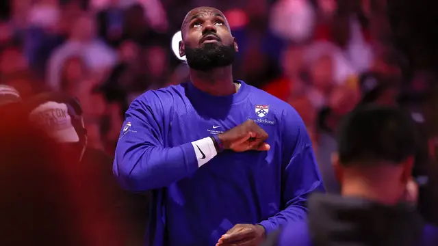 Video thumbnail for LeBron James, Athlete Activism and the Jordan Legacy