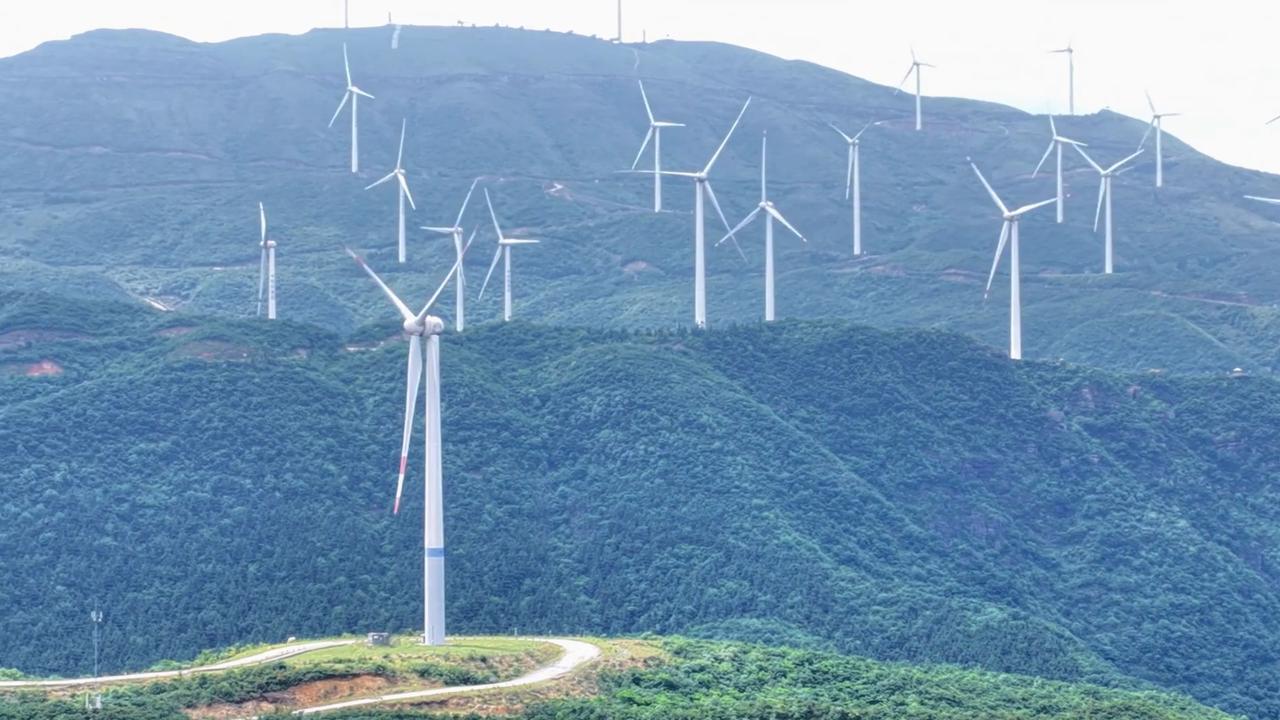 Video thumbnail for China: Qiuping Wind Farm.