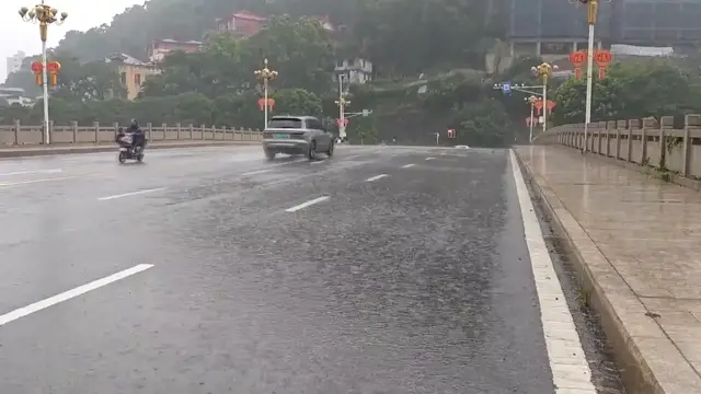 Video thumbnail for China: Typhoon Saudel strengthens again as winds, rain persist.