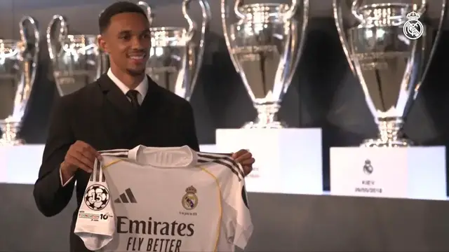 Video thumbnail for 'Dream come true' says Alexander-Arnold at Real Madrid presentation
