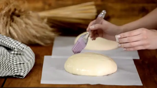 Video thumbnail for Homemade Honey Butter Rolls 🍯🧈