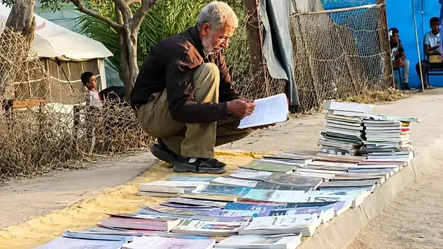 Video thumbnail for A Gaza bookseller returned to the ruins for the books