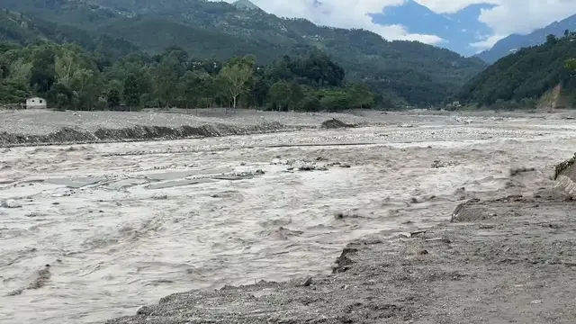 Video thumbnail for Nepal: Death toll from Nepal-China flash floods at 1,220, nearly 4,800 missing.