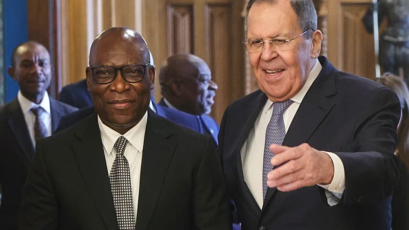 Video thumbnail for Russia offers continued military cooperation to Equatorial Guinea