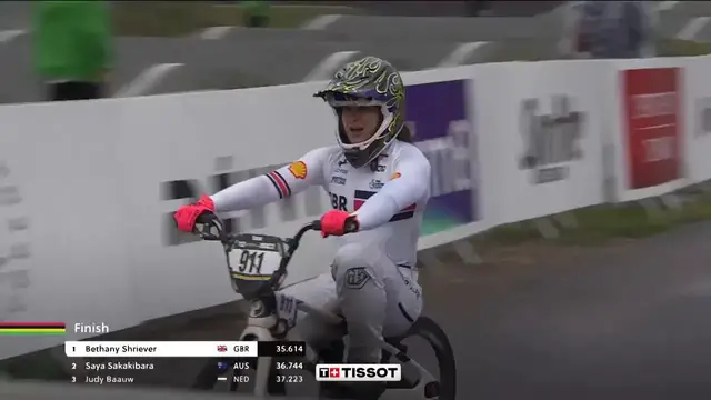 'Video thumbnail for GB's Shriever seals her 3rd UCI World Championship - France's Pilard takes the men's title'