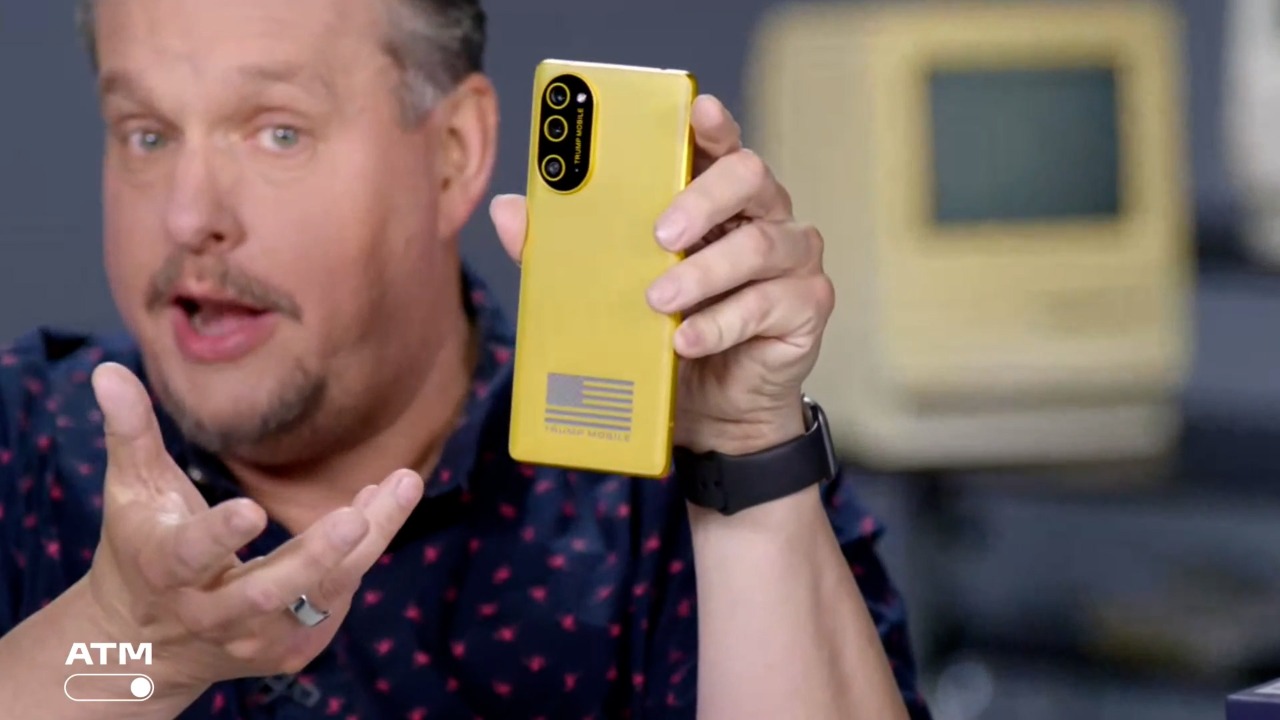 Video thumbnail for Watch: CNET's Patrick Holland tests the Trump Phone and answers your questions live