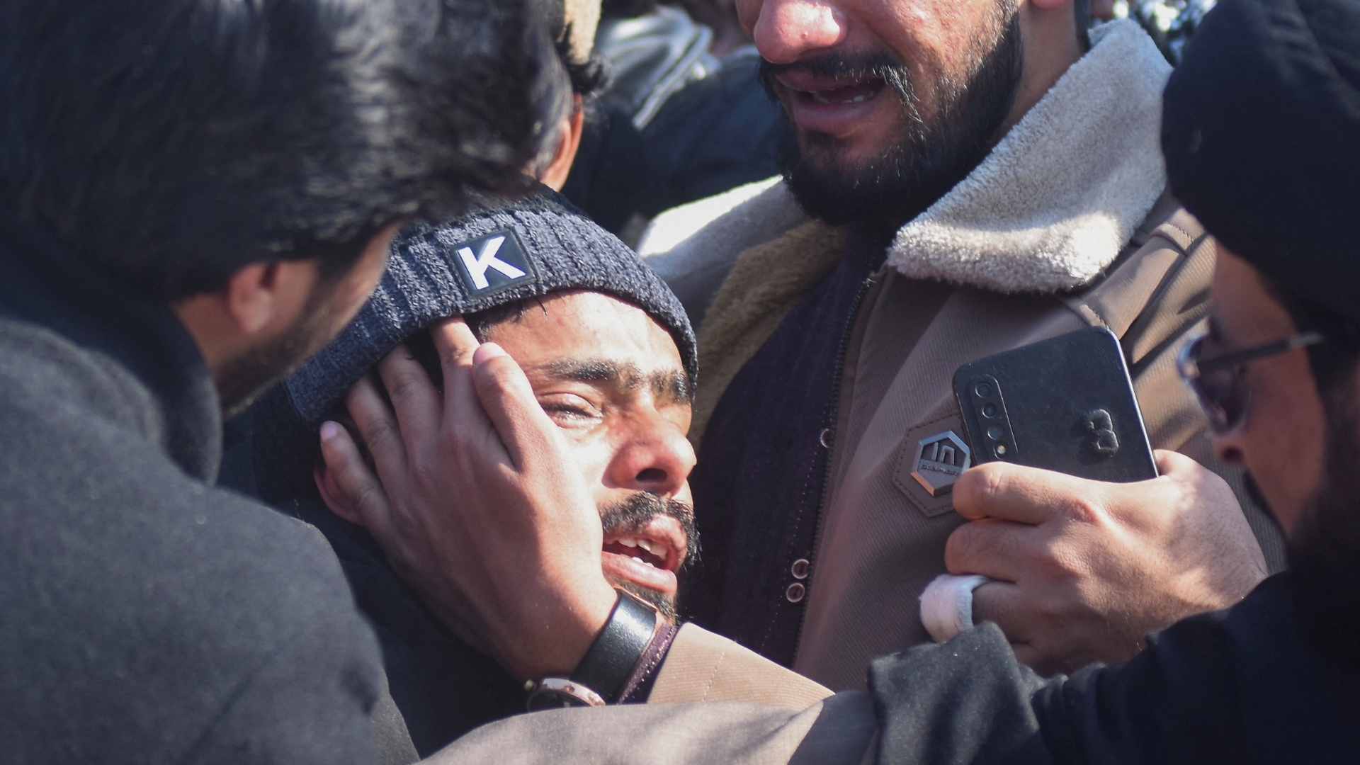 Video thumbnail for Pakistan mosque attack : Authorities arrest five people over suicide bombing