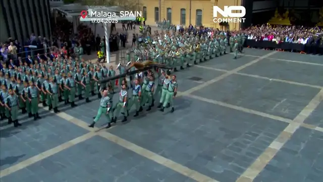 'Video thumbnail for Legionaries carry statue of Christ in Maundy Thursday parade through Málaga'
