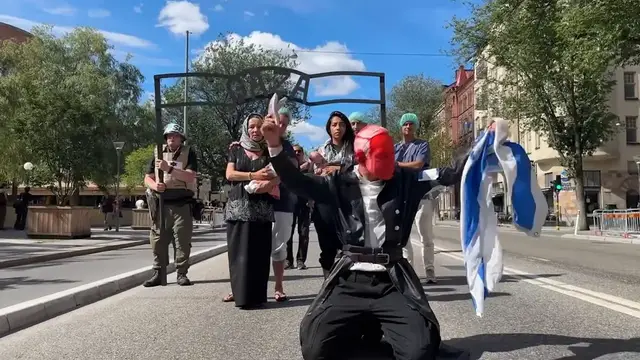 Video thumbnail for Sweden: Hundreds in Sweden protest Israeli attacks, ceasefire violations in Gaza.